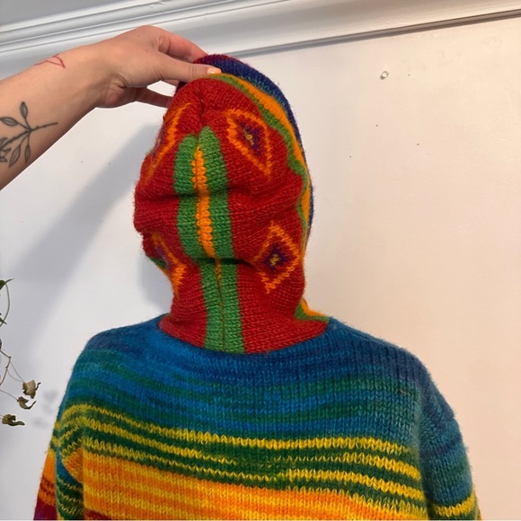 Northern Lifestyles Canada Multicoloured Hand Knit Zip Up Sweater - Picture 8 of 10